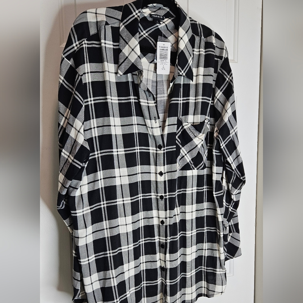 TORRID button Down Long Sleeve Top